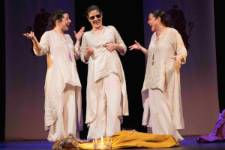 10 LAREINABRAVA1br p